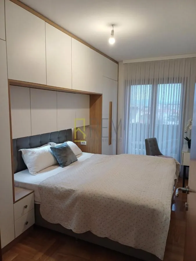 Prodaja, jednosoban stan, 50m², Stari Aerodrom, Podgorica