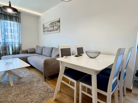 Rent, two bedroom apartment, 60m², City Kvart, Podgorica - image 4