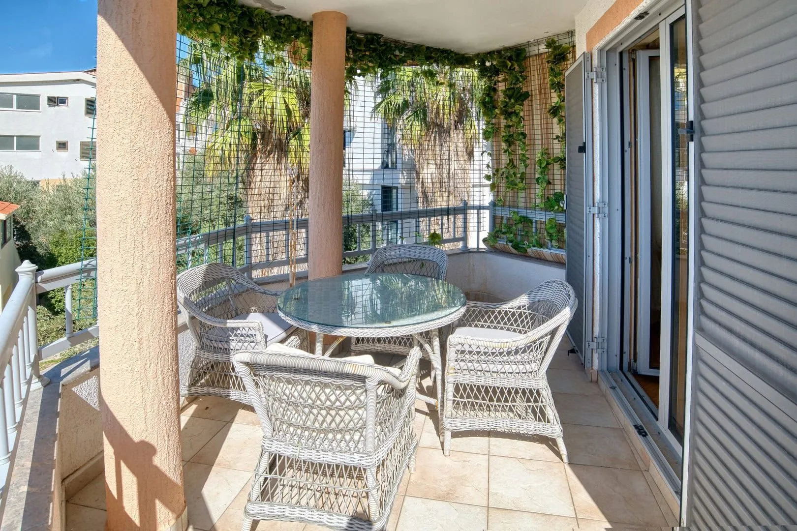 Sale, three bedroom apartment, 146m², Sveti Stefan, Budva