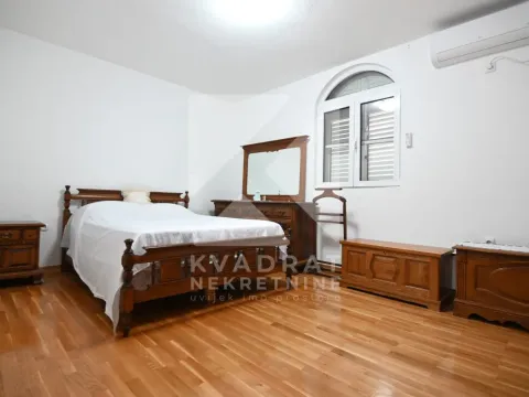 Rent, house, 400m², Zlatica, Podgorica - image 15