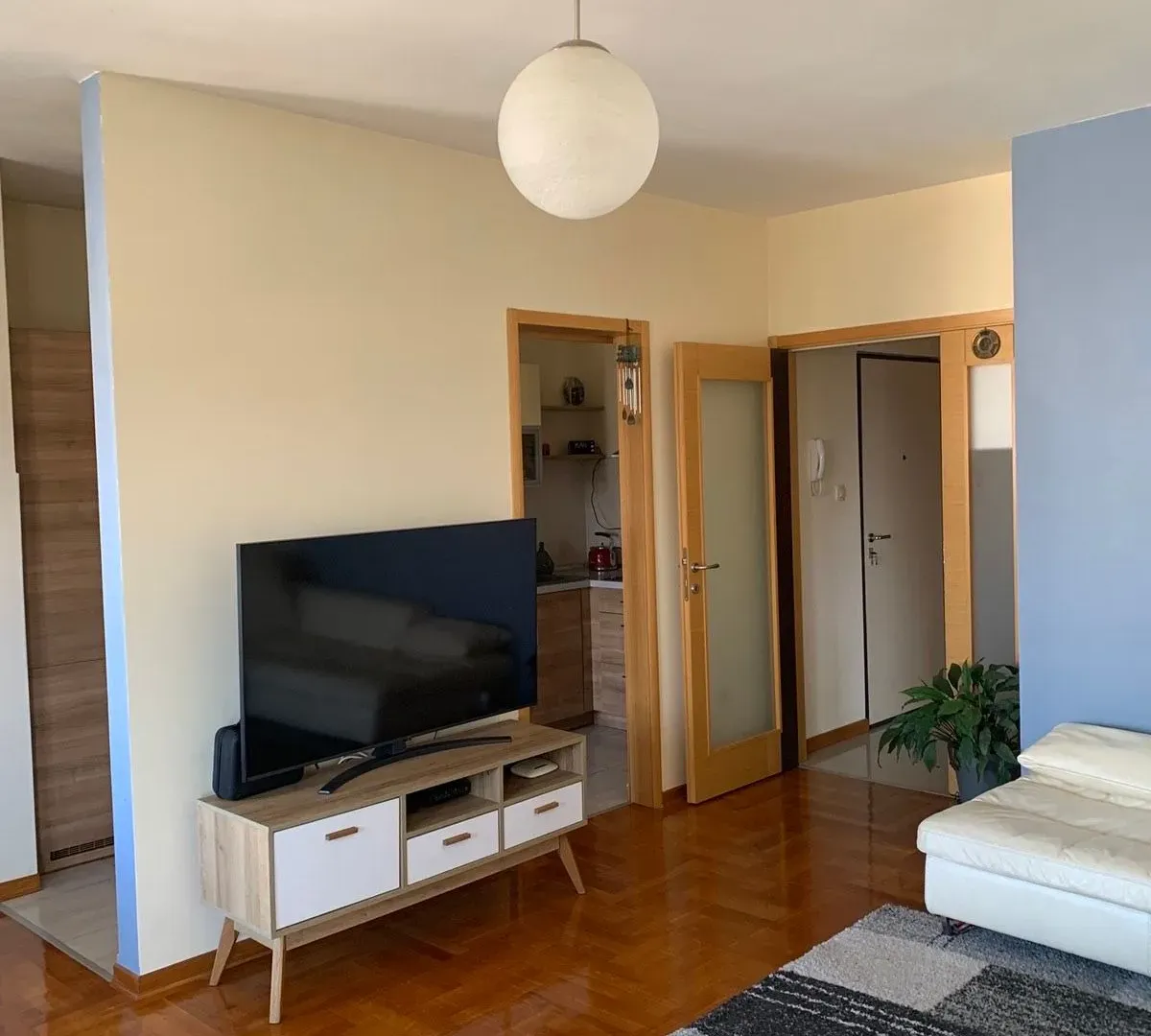 Rent, four bedroom apartment, 103m², Pobrežje, Podgorica