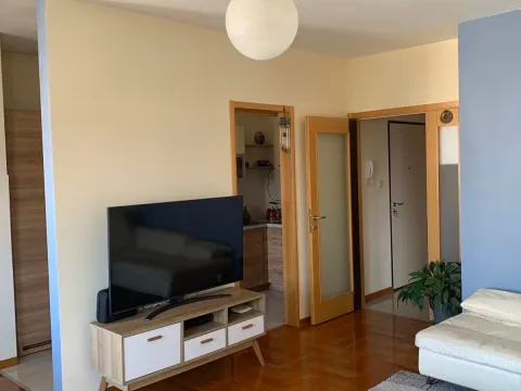 Rent, four bedroom apartment, 103m², Pobrežje, Podgorica - image 2