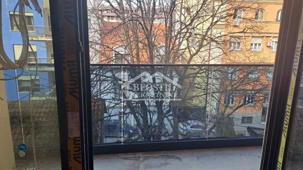 Prodaja, trosoban stan, 83m², Kalenić Pijaca, Vračar Sve Podlokacije