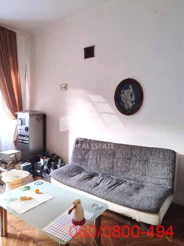 Izdavanje, trosoban stan, 70m², Savski Venac, Beograd