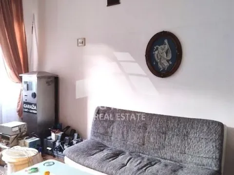 Izdavanje, trosoban stan, 70m², Savski Venac, Beograd - image 15