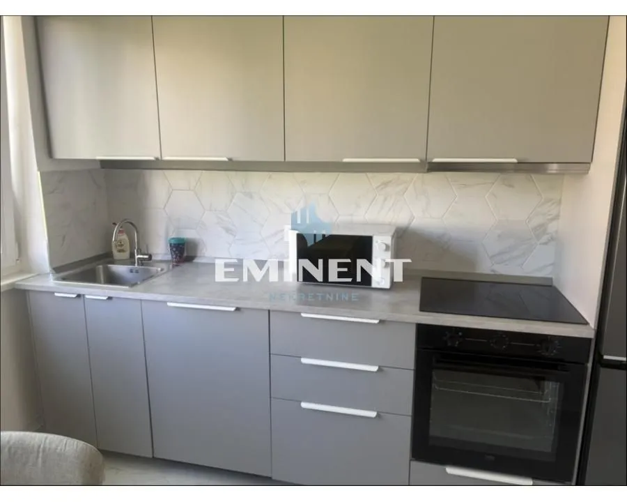 Rent, three bedroom apartment, 80m², Neimar, Vračar Sve Podlokacije