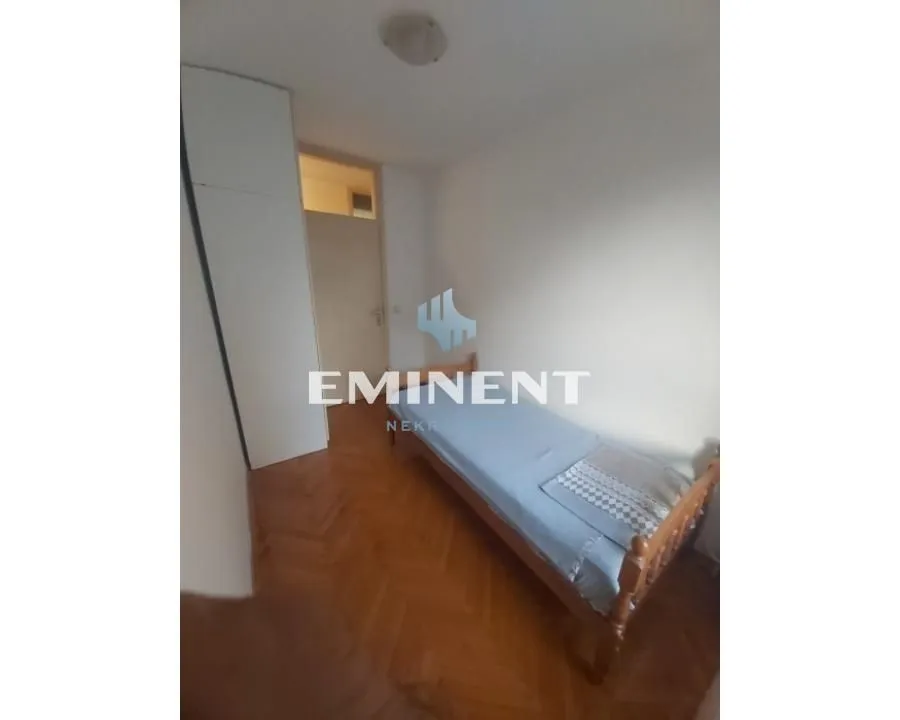 Izdavanje, trosoban stan, 75m², Banovo Brdo, Beograd