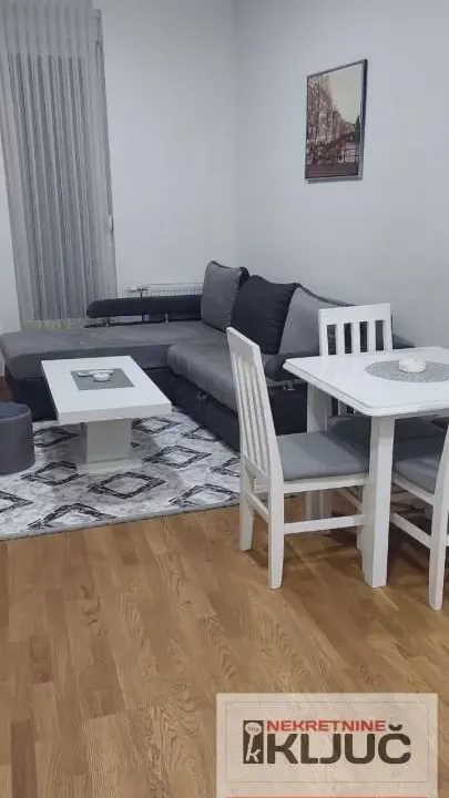 Izdavanje, garsonjera, 30m², Salajka, Novi Sad Sve Podlokacije