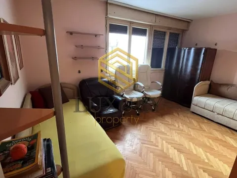 Rent, two bedroom apartment, 70m², Centar, Podgorica - image 11
