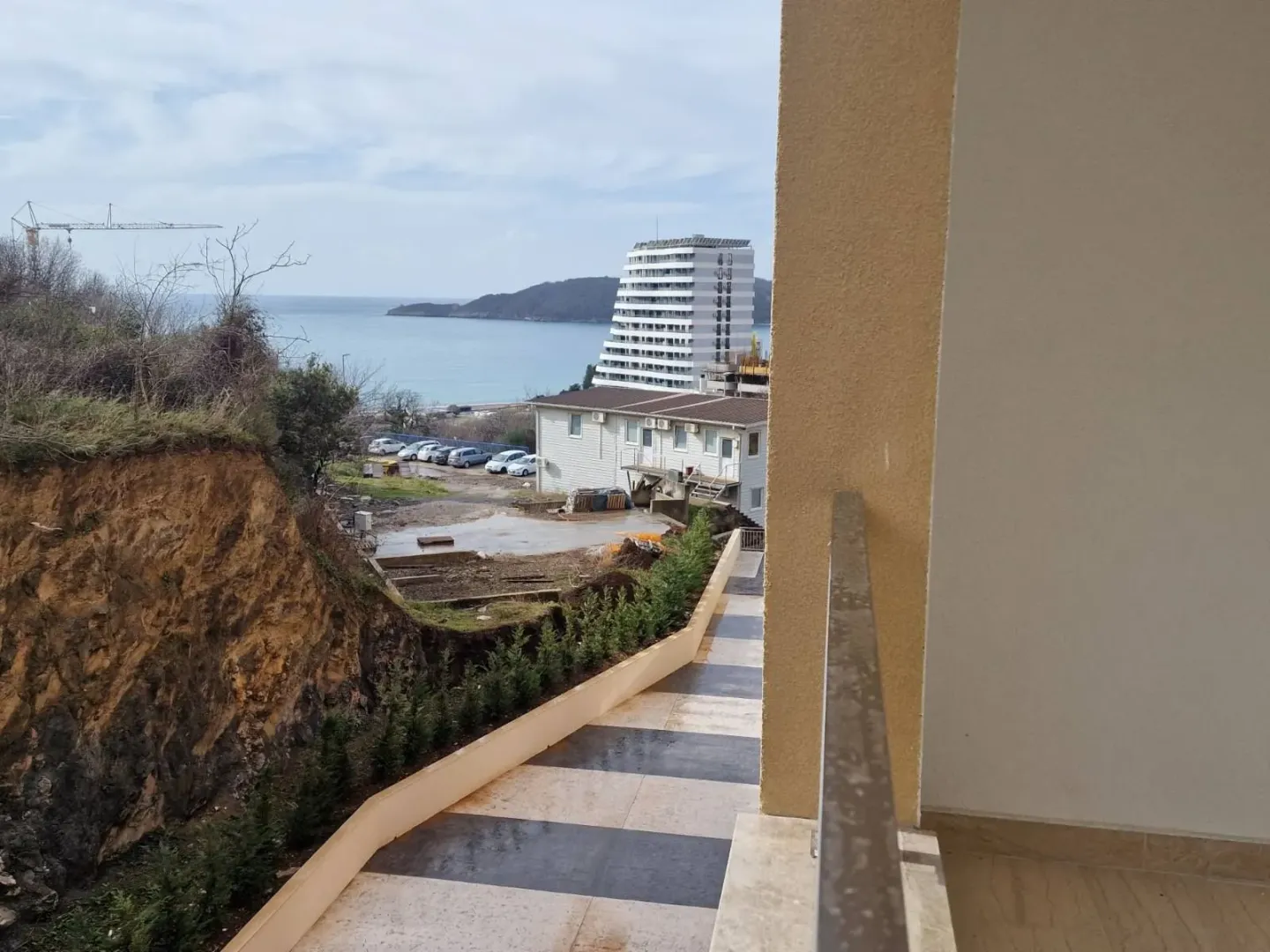 Izdavanje, jednosoban stan, 46m², Bečići, Budva