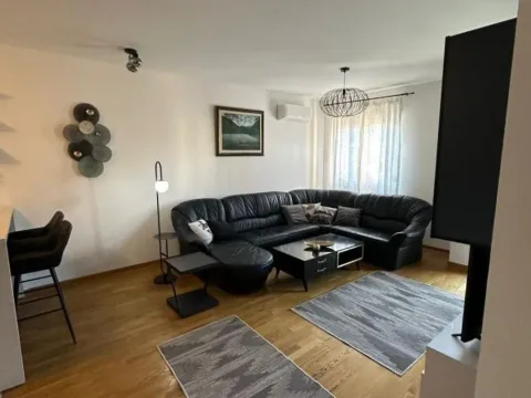 Izdavanje, dvosoban stan, 64m², City Kvart, Podgorica - image 2