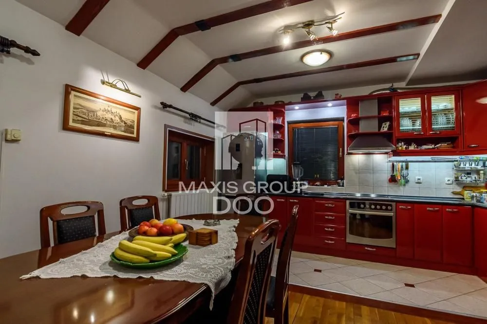 Prodaja, četvorosoban stan, 131m², Gundulićev Venac, Beograd