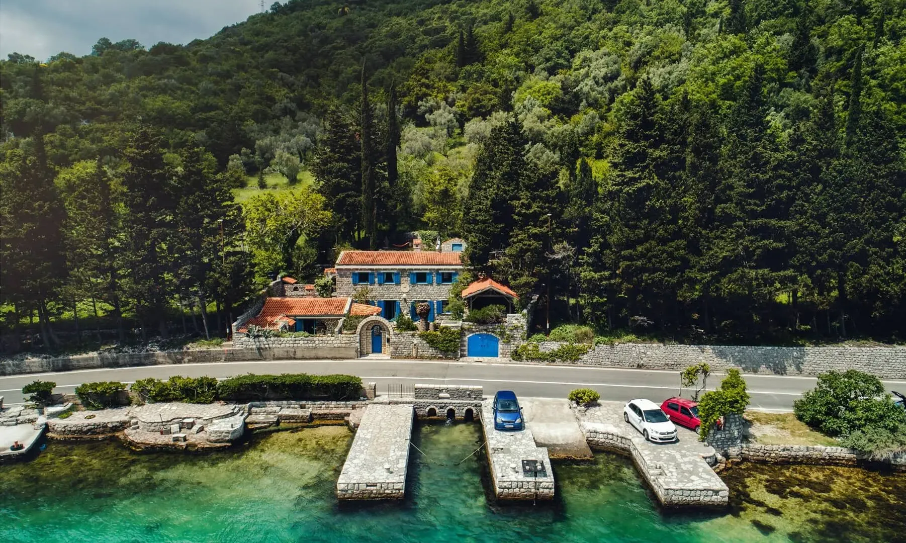 Izdavanje, kuća, 200m², Kotor, Crna Gora
