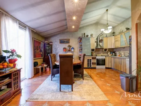 Sale, house, 219m², Dobrota, Kotor - image 11