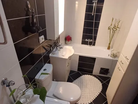 Rent, two bedroom apartment, 80m², Bonići, Tivat - image 11