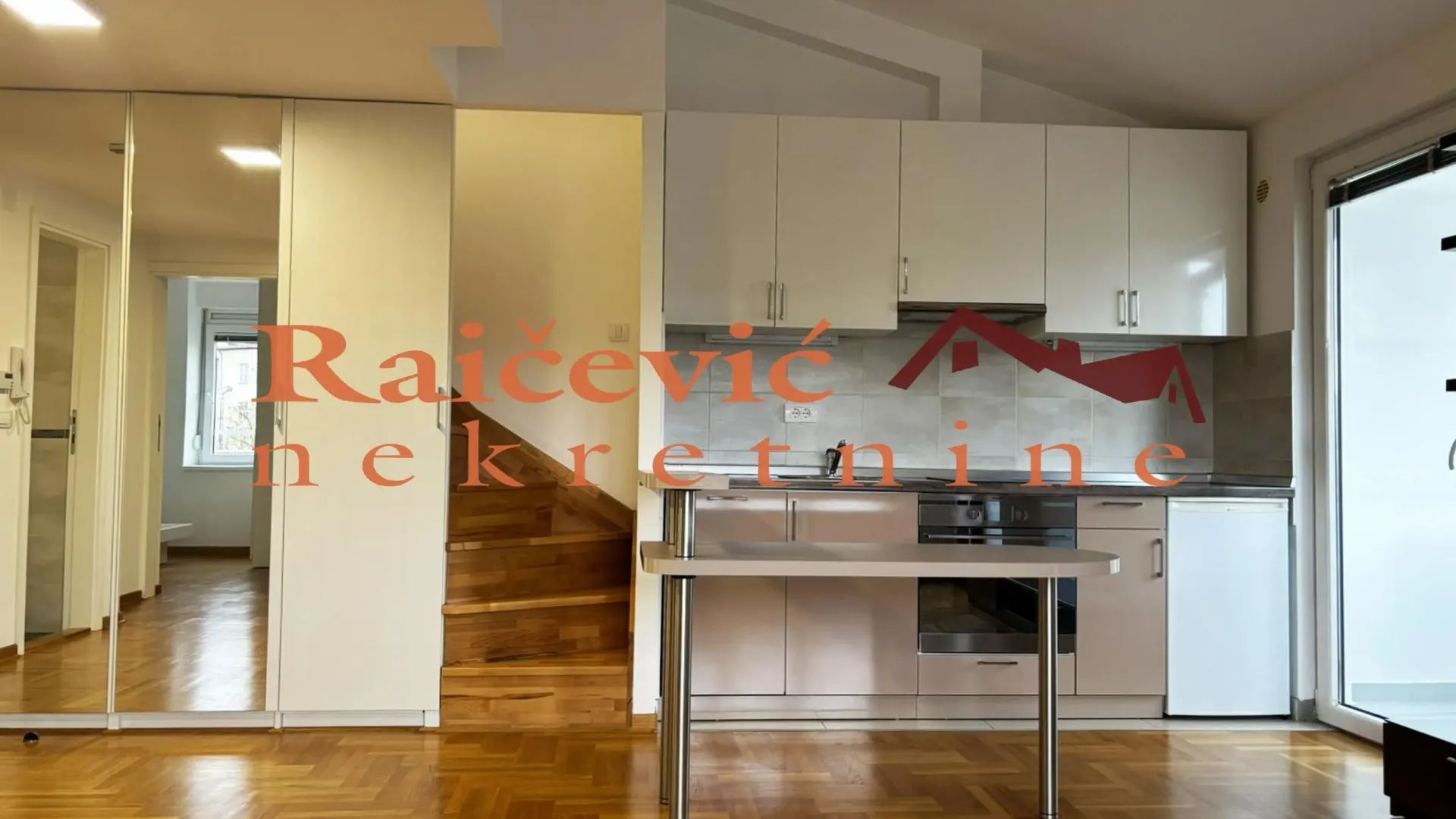 Prodaja, četvorosoban stan, 84m², Lion, Zvezdara Sve Podlokacije
