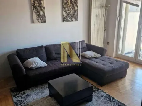 Izdavanje, jednosoban stan, 40m², Salajka, Novi Sad Sve Podlokacije