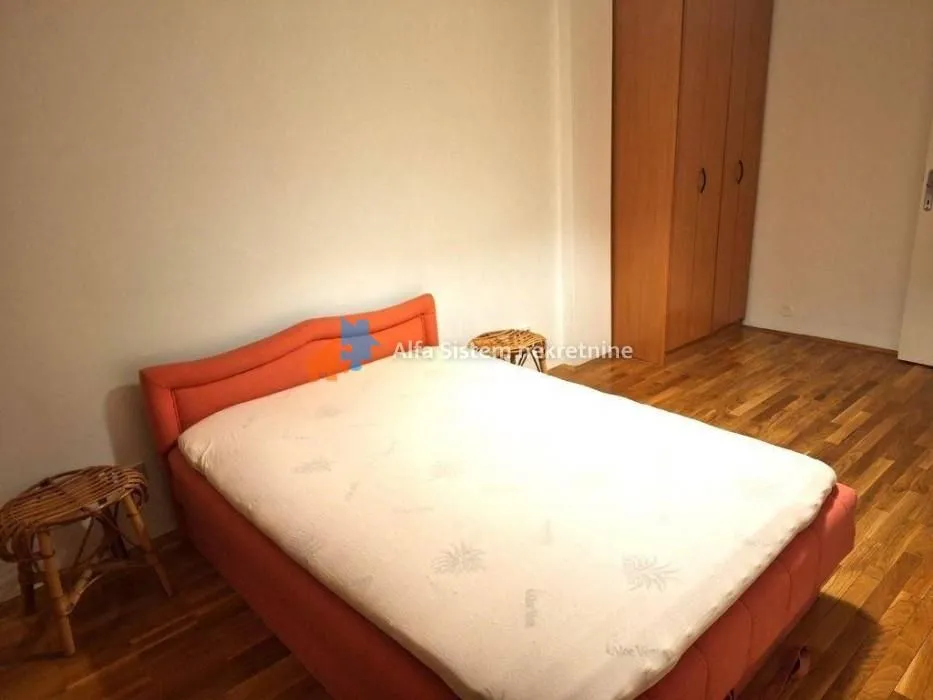 Rent, four bedroom apartment, 103m², Crveni Krst, Beograd