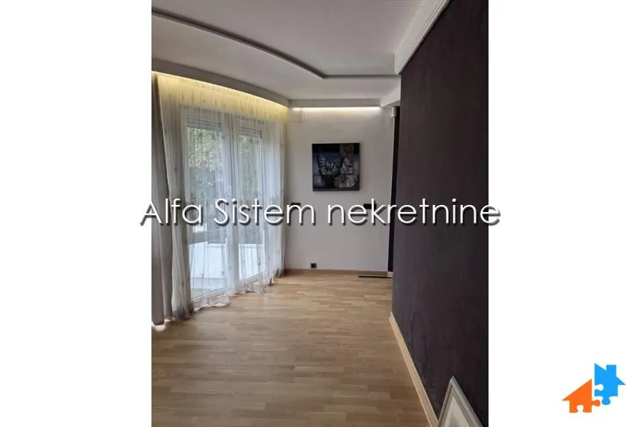 Izdavanje, četvorosoban stan, 150m², Savski Venac, Beograd
