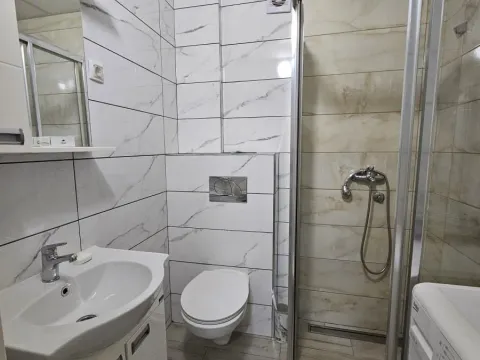 Izdavanje, dvosoban stan, 65m², Kragujevac, Srbija - image 7