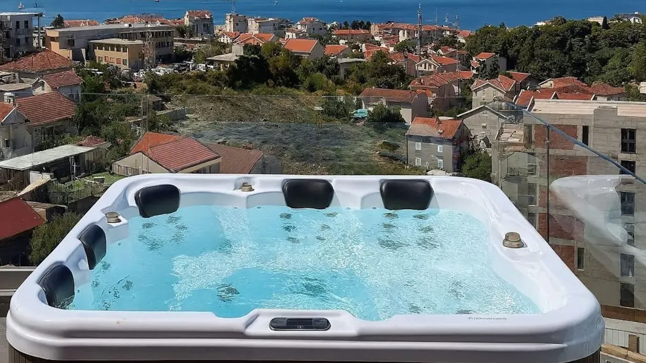 Prodaja, dvosoban stan, 185m², Mažina, Tivat