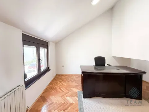 Izdavanje, kuća, 460m², Gorica C, Podgorica - image 10