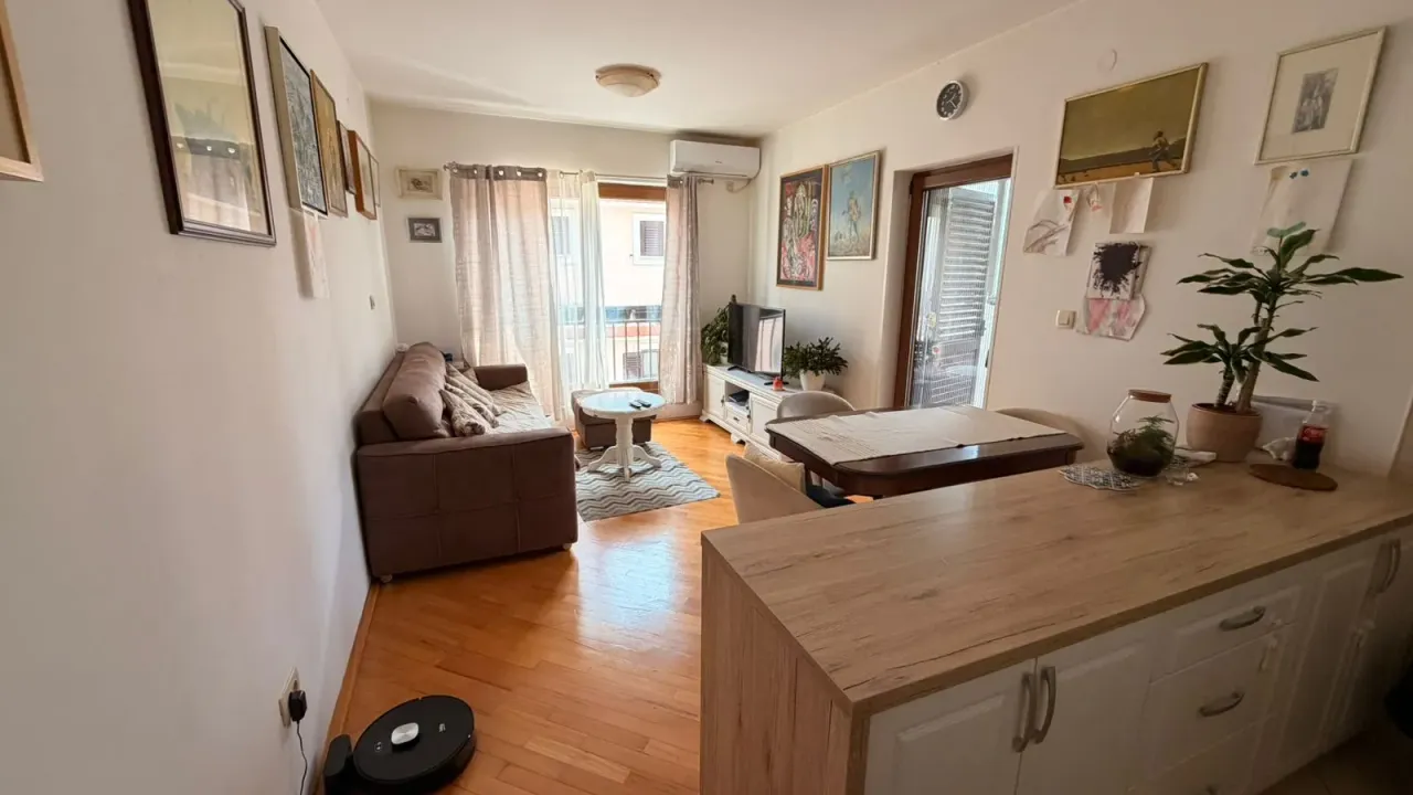 Prodaja, jednosoban stan, 47m², Baošići, Herceg Novi