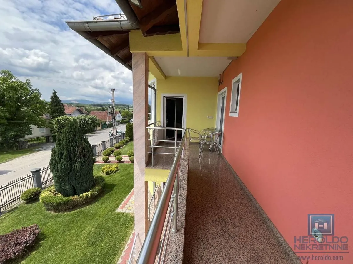 Prodaja, kuća, 302m², Vinorača, Jagodina