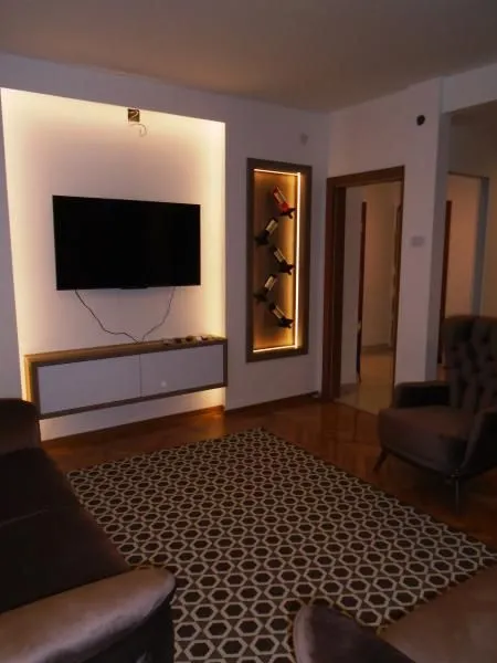 Rent, two bedroom apartment, 75m², Centar, Niš