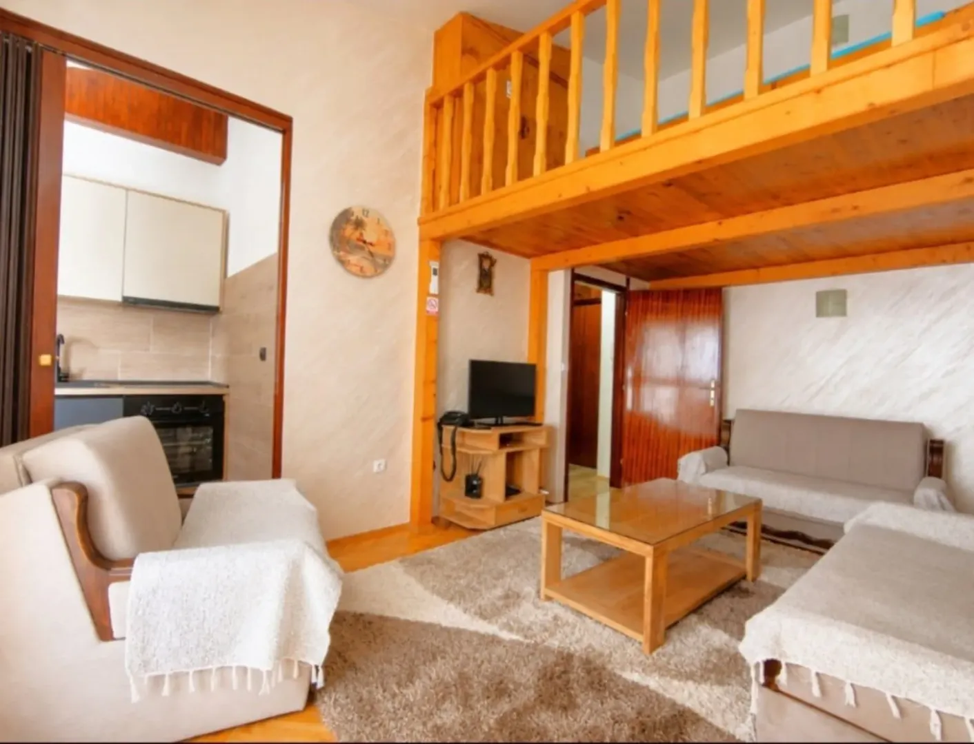 Izdavanje, jednosoban stan, 55m², Centar, Bar