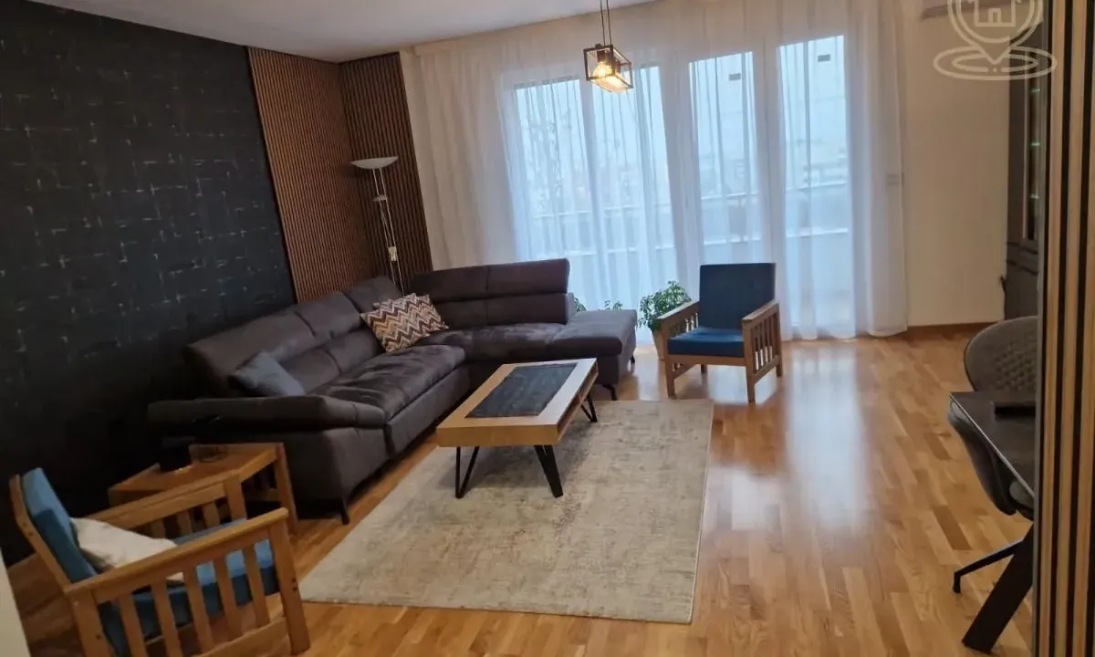 Prodaja, četvorosoban stan, 98m², Petrovaradin, Novi Sad