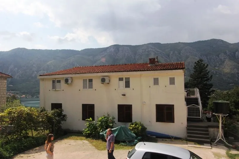 Prodaja, stan, 95m², Dobrota, Kotor