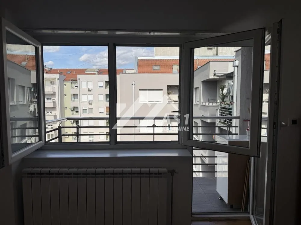 Izdavanje, četvorosoban stan, 80m², Bulevar Oslobodjenja, Novi Sad Sve Podlokacije