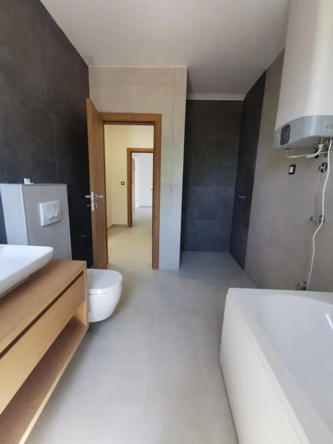 Prodaja, četvorosoban stan, 124m², Sremska Kamenica, Petrovaradin