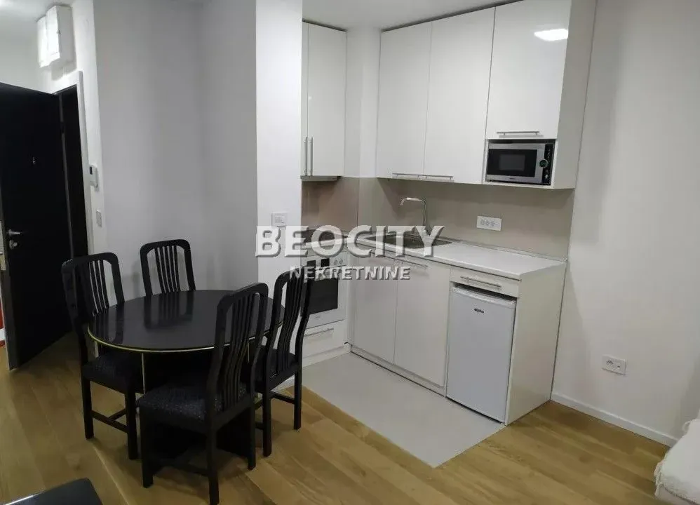 Izdavanje, dvosoban stan, 43m², Cvetkova Pijaca, Zvezdara Sve Podlokacije