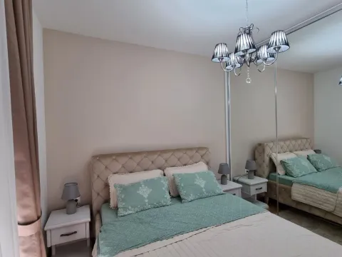 Rent, one bedroom apartment, 49m², Budva, Crna Gora - image 15