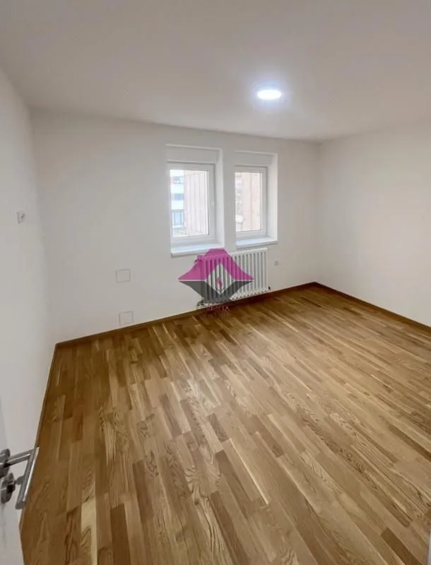 Prodaja, trosoban stan, 89m², Sremska Kamenica, Petrovaradin