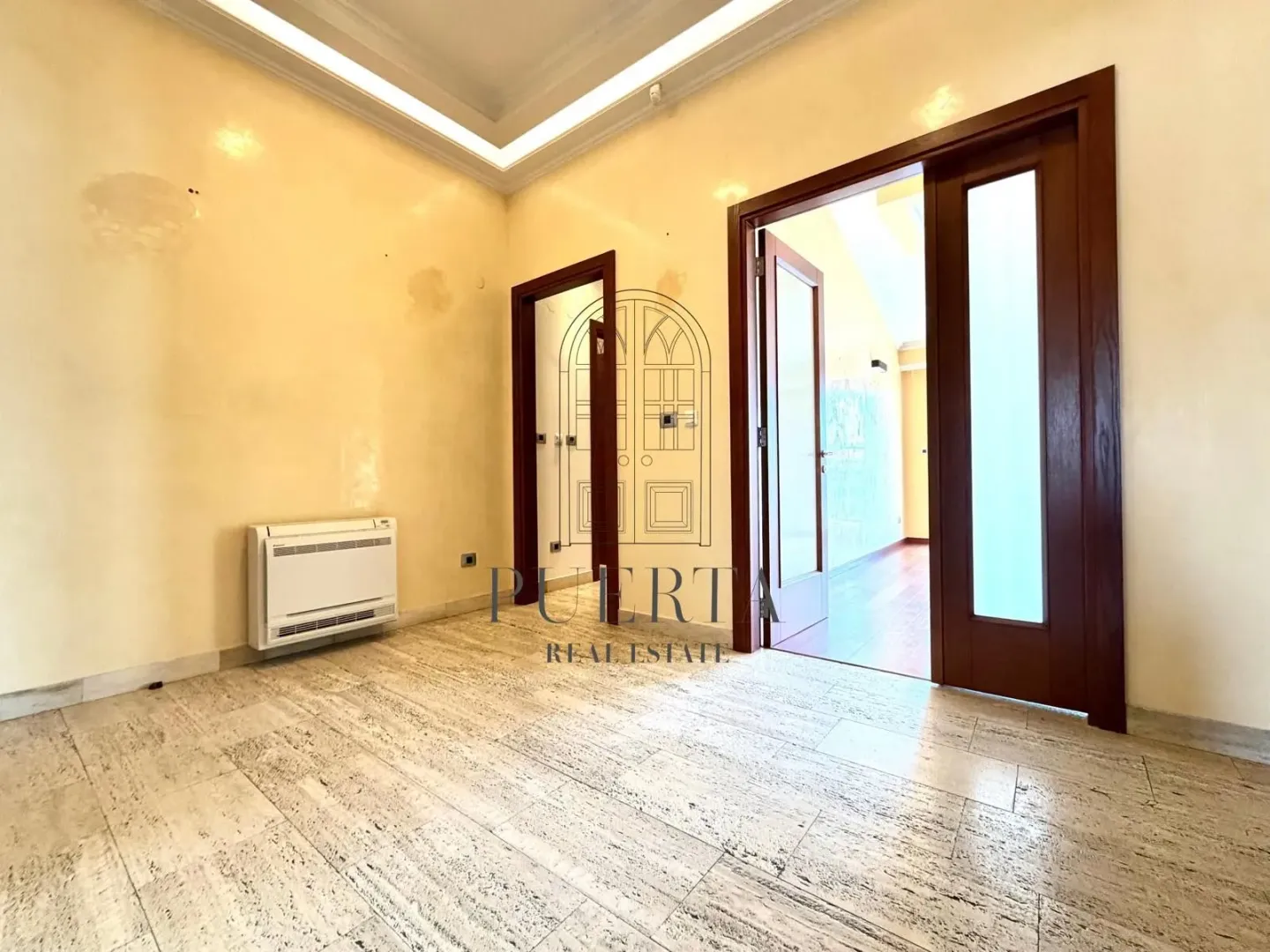 Izdavanje, trosoban stan, 138m², Preko Morače, Podgorica