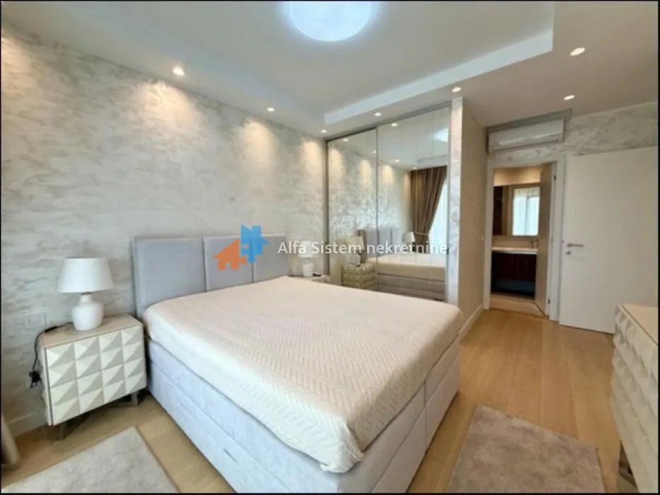 Rent, four bedroom apartment, 122m², Savski Venac, Beograd