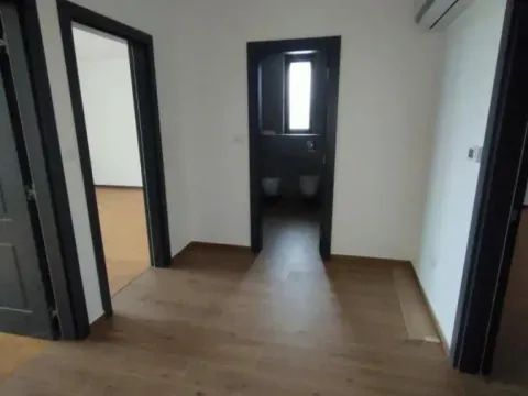 Izdavanje, četvorosoban stan, 200m², Sremska Kamenica, Petrovaradin - image 7