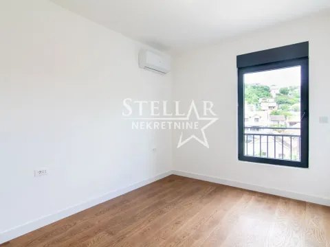 Izdavanje, dvosoban stan, 67m², Blok 5, Podgorica - image 6