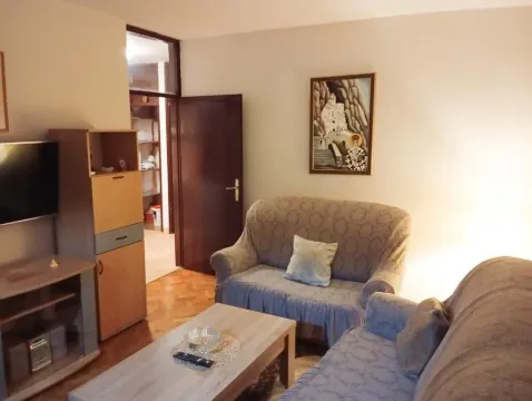 Izdavanje, dvosoban stan, 67m², Blok 6, Podgorica - image 7