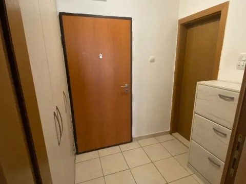 Rent, studio apartment, 28m², Blok 9, Podgorica - image 4