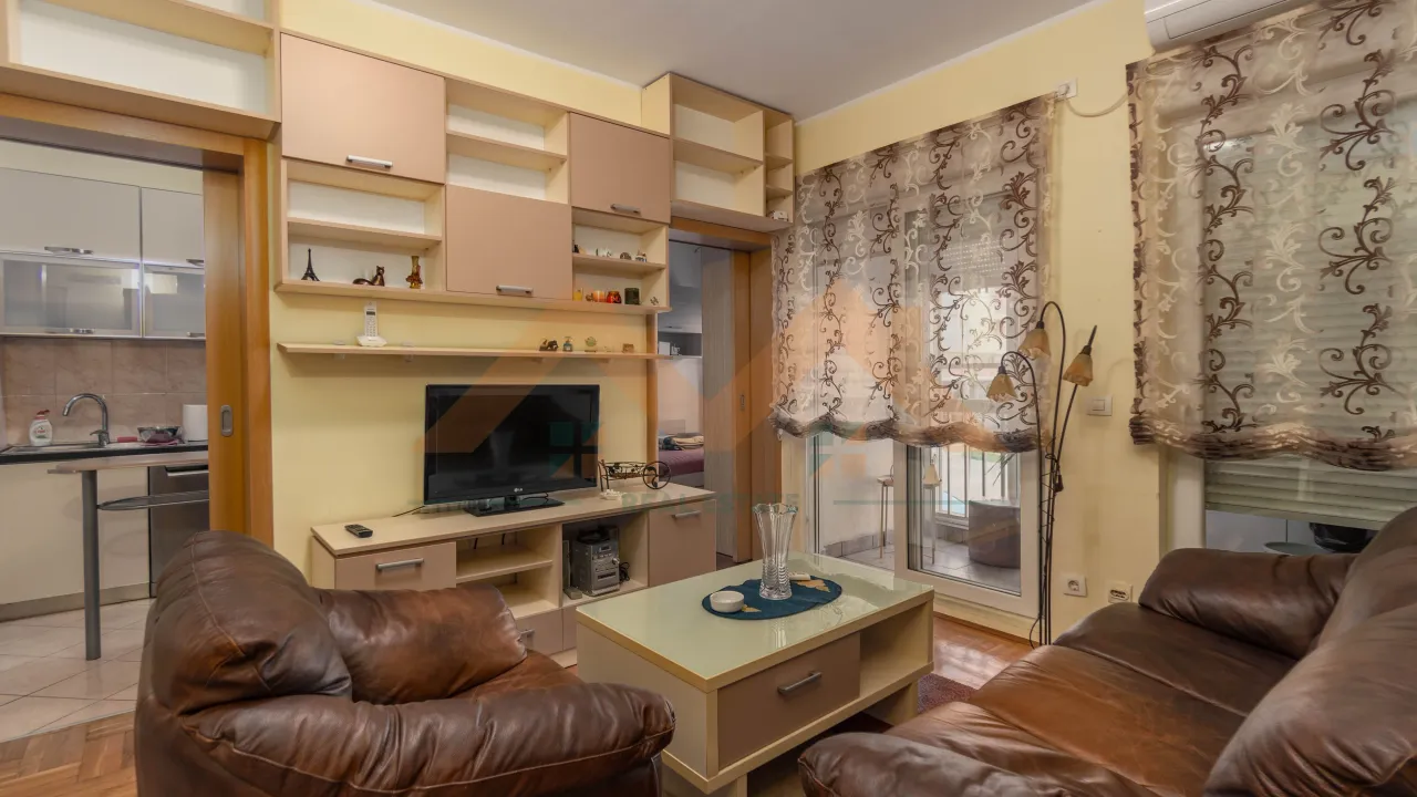 Izdavanje, dvosoban stan, 55m², Zabjelo, Podgorica