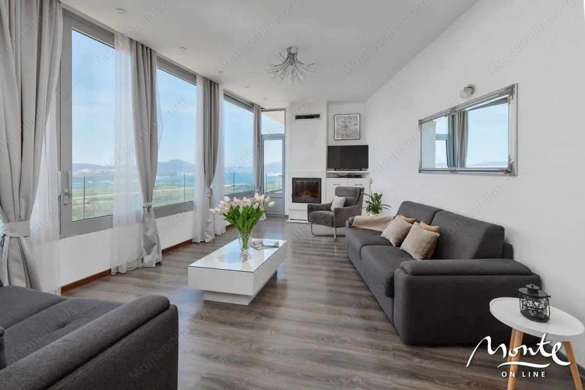 Prodaja, kuća, 220m², Tivat, Crna Gora