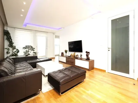 Prodaja, trosoban stan, 101m², Novi Beograd Blok 67, Novi Beograd Sve Podlokacije - image 8