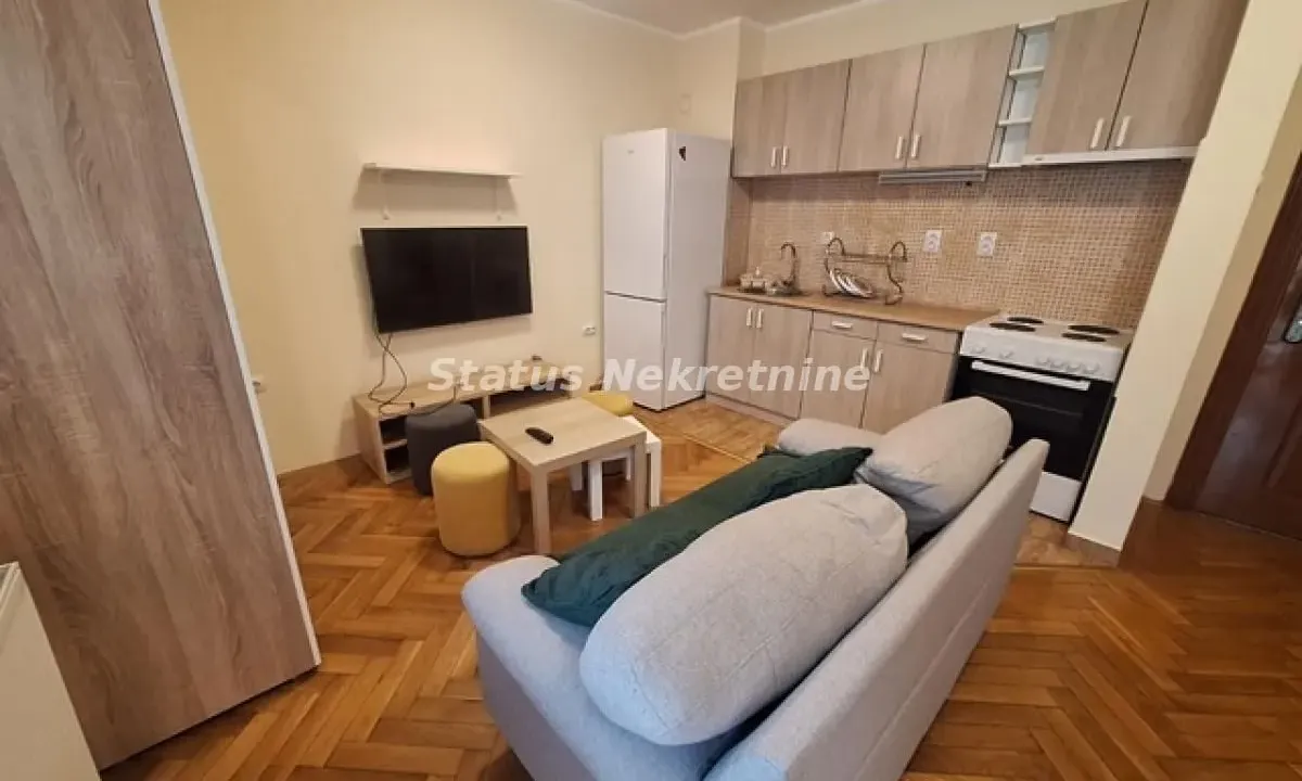 Izdavanje, jednosoban stan, 35m², Bulevar Oslobodjenja, Novi Sad Sve Podlokacije