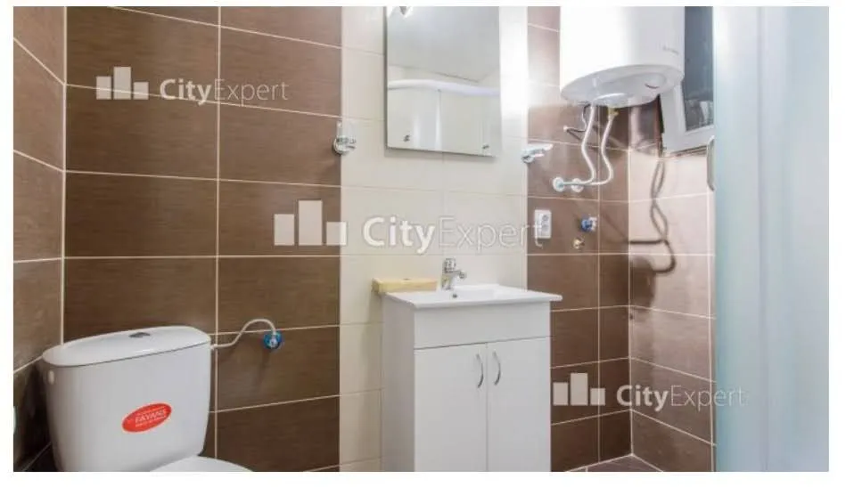 Izdavanje, trosoban stan, 70m², Vračar Centar, Vračar Sve Podlokacije
