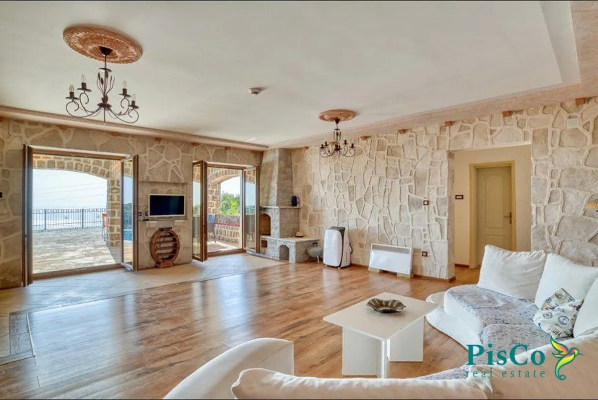 Sale, apartment, 466m², Reževići, Budva
