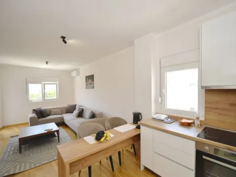 Sale, one bedroom apartment, 42m², Budva, Crna Gora - image 25